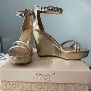 Size 7 “Kathleen” Jewel by Badgley Mischka wedges